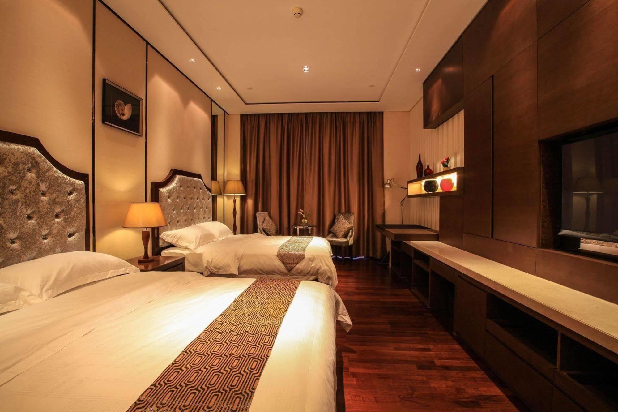 גואנגג'ואו Lunkai International Hotel מראה חיצוני תמונה